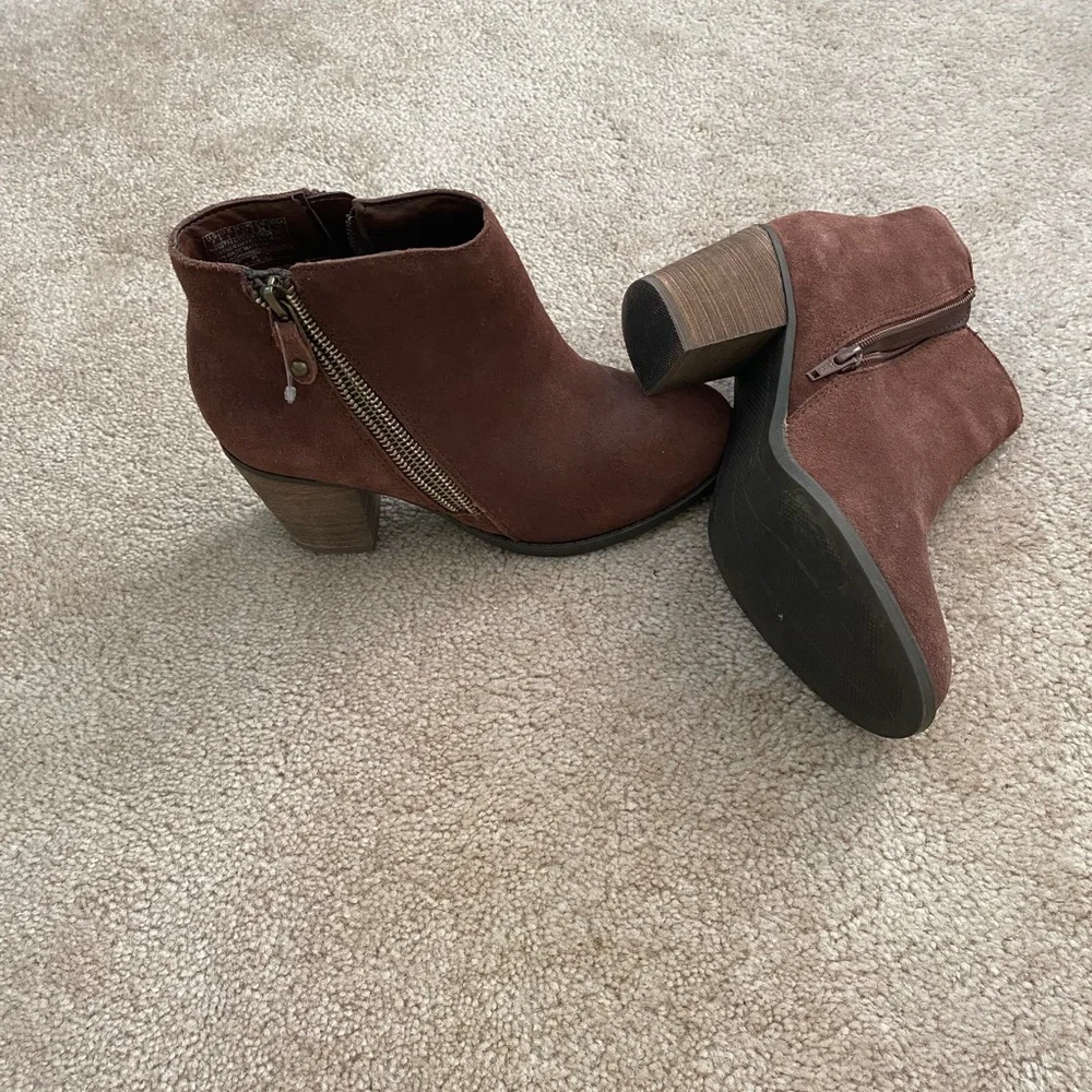 Never worn Women's Brown Suede Ankle Bootie with Side Zip